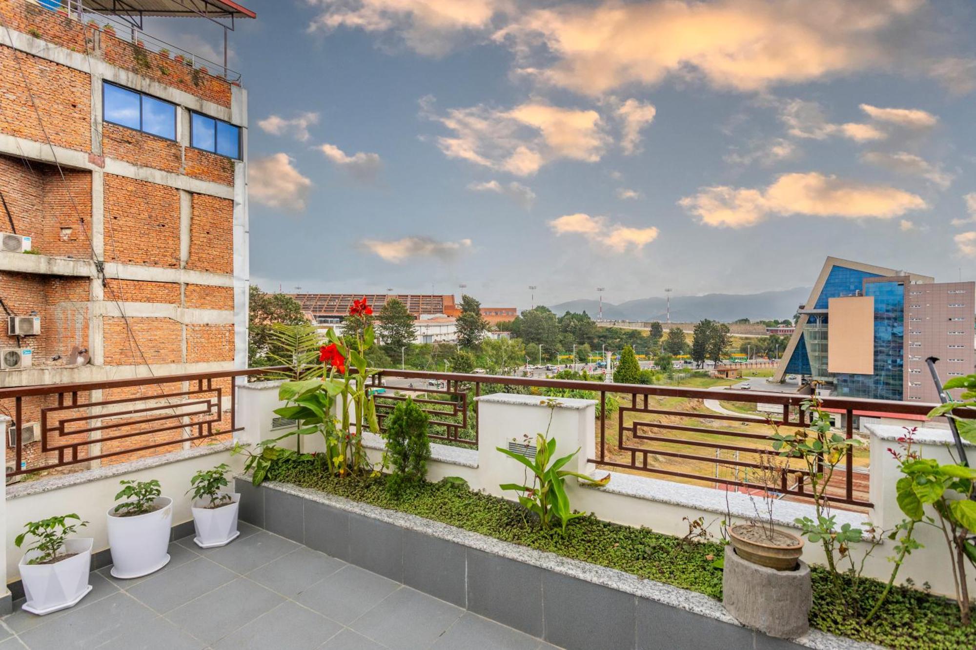 Airport Diana Hotel Κατμαντού Εξωτερικό φωτογραφία
